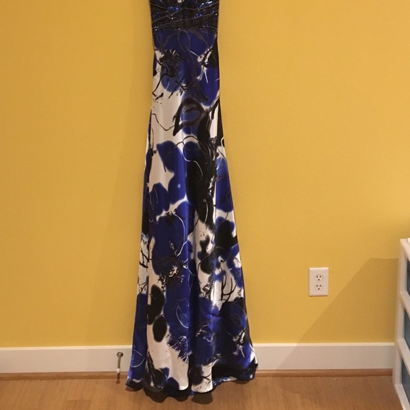 Cache Prom Dress - Picture 4 of 4